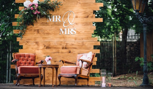 8 Ide Dekorasi Pernikahan Simple, Modern, dan Elegan untuk Resepsi